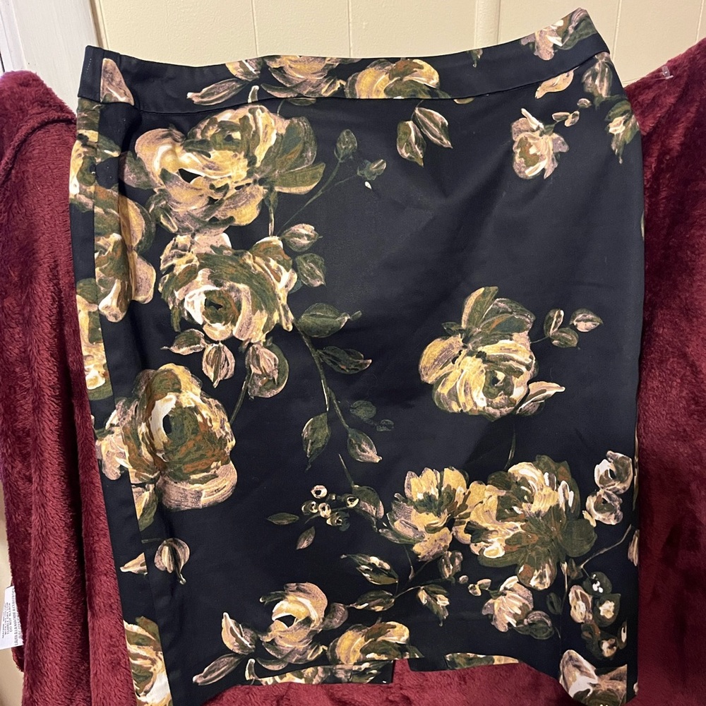 J Crew The Pencil Skirt mini dark blue floral sz 2